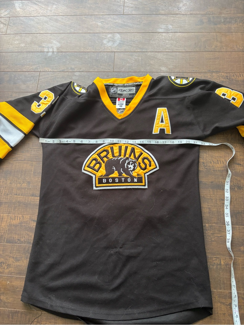 Boston Bruins Brad Marchand jersey - Picture 3 of 6